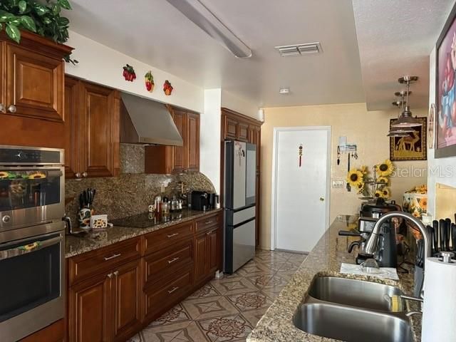 En Venta: $400,000 (3 camas, 2 baños, 1800 Pies cuadrados)