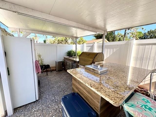 En Venta: $400,000 (3 camas, 2 baños, 1800 Pies cuadrados)