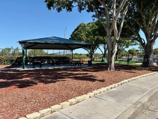 En Venta: $400,000 (3 camas, 2 baños, 1800 Pies cuadrados)