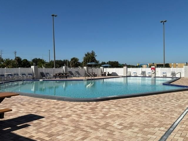 En Venta: $400,000 (3 camas, 2 baños, 1800 Pies cuadrados)