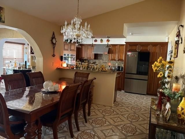 En Venta: $400,000 (3 camas, 2 baños, 1800 Pies cuadrados)