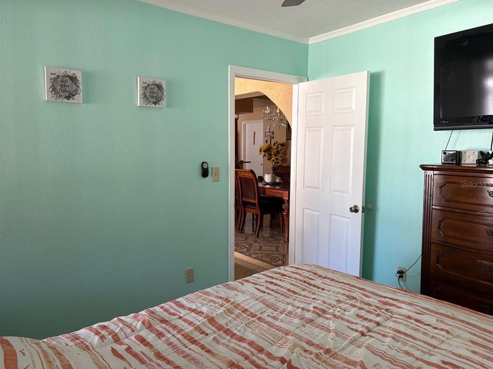 En Venta: $400,000 (3 camas, 2 baños, 1800 Pies cuadrados)