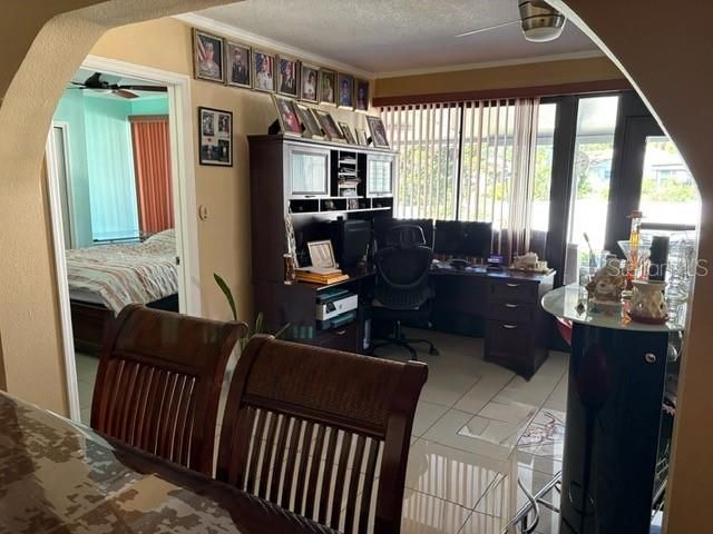 En Venta: $400,000 (3 camas, 2 baños, 1800 Pies cuadrados)