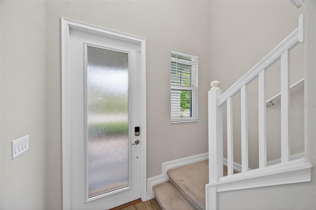 出租: $3,000 (3 贝兹, 2 浴室, 2048 平方英尺)