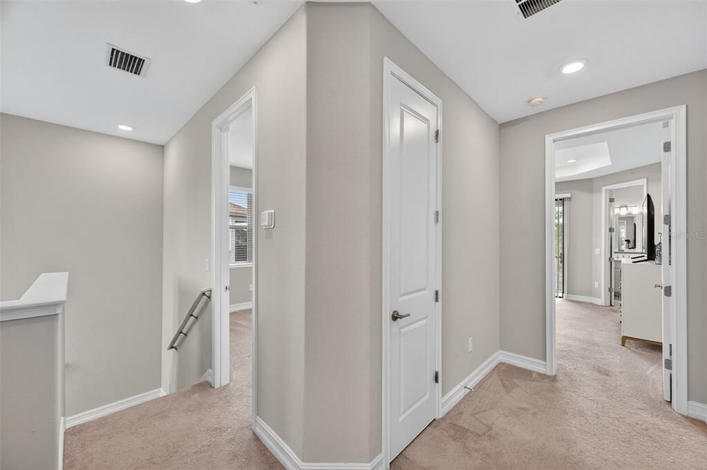 出租: $3,000 (3 贝兹, 2 浴室, 2048 平方英尺)