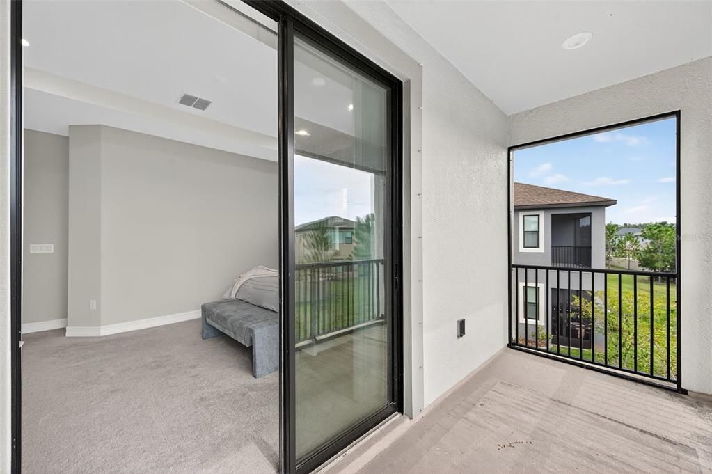 出租: $3,000 (3 贝兹, 2 浴室, 2048 平方英尺)