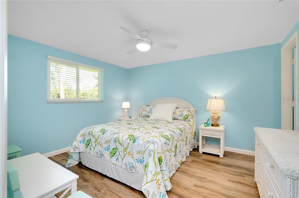 待售: $225,500 (2 贝兹, 2 浴室, 1311 平方英尺)