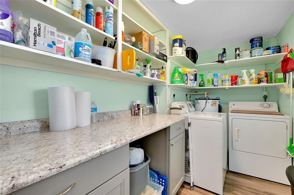 待售: $225,500 (2 贝兹, 2 浴室, 1311 平方英尺)