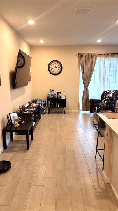 For Rent: $2,300 (3 beds, 2 baths, 1760 Square Feet)