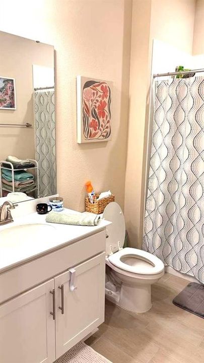 For Rent: $2,300 (3 beds, 2 baths, 1760 Square Feet)