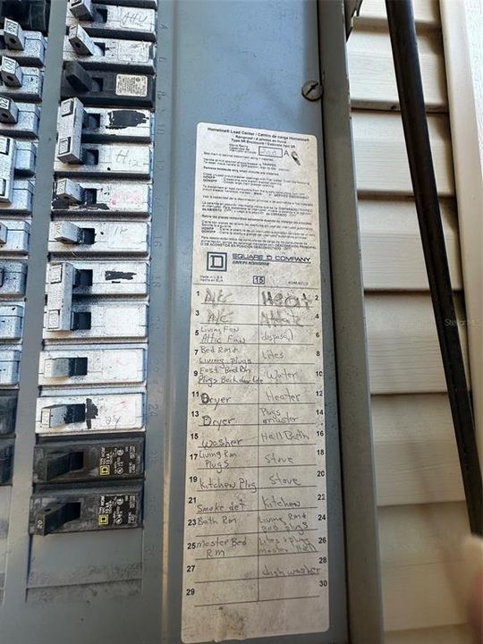 Active With Contract: $425,000 (3 beds, 2 baths, 1228 Square Feet)