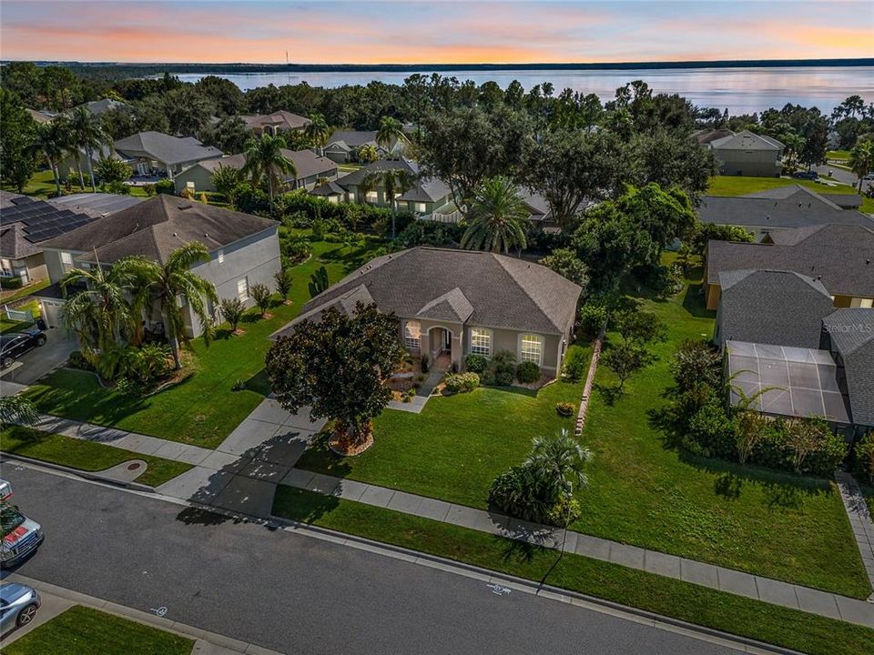 Active With Contract: $499,000 (3 beds, 2 baths, 1960 Square Feet)