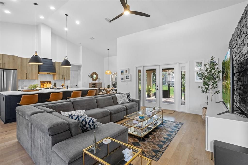 Active With Contract: $499,000 (3 beds, 2 baths, 1960 Square Feet)