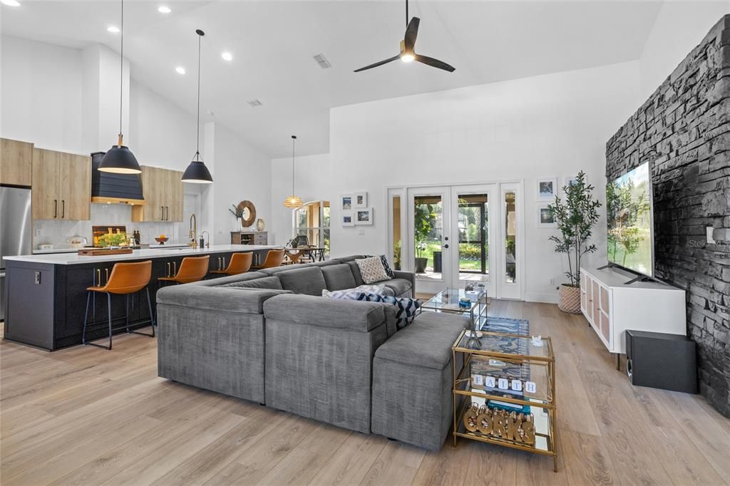 Active With Contract: $499,000 (3 beds, 2 baths, 1960 Square Feet)