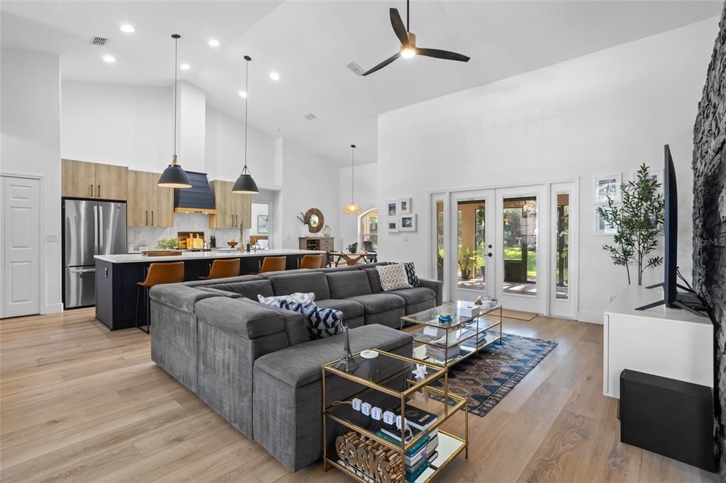 Active With Contract: $499,000 (3 beds, 2 baths, 1960 Square Feet)