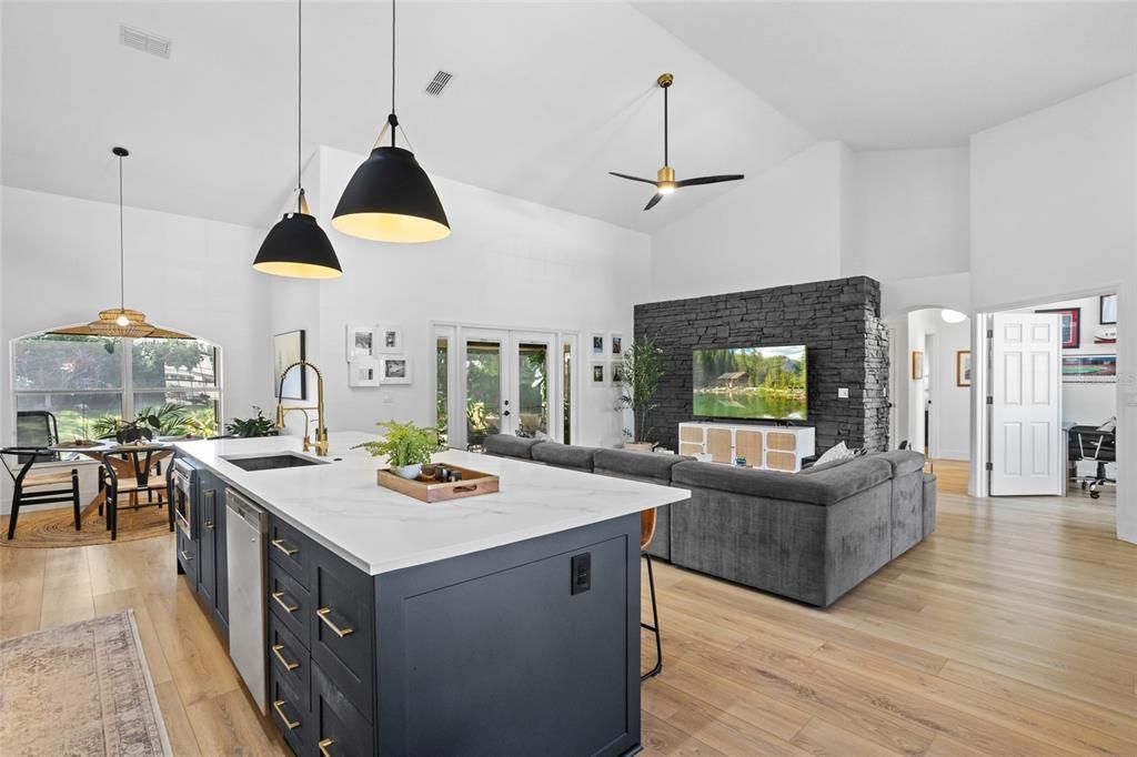 Active With Contract: $499,000 (3 beds, 2 baths, 1960 Square Feet)