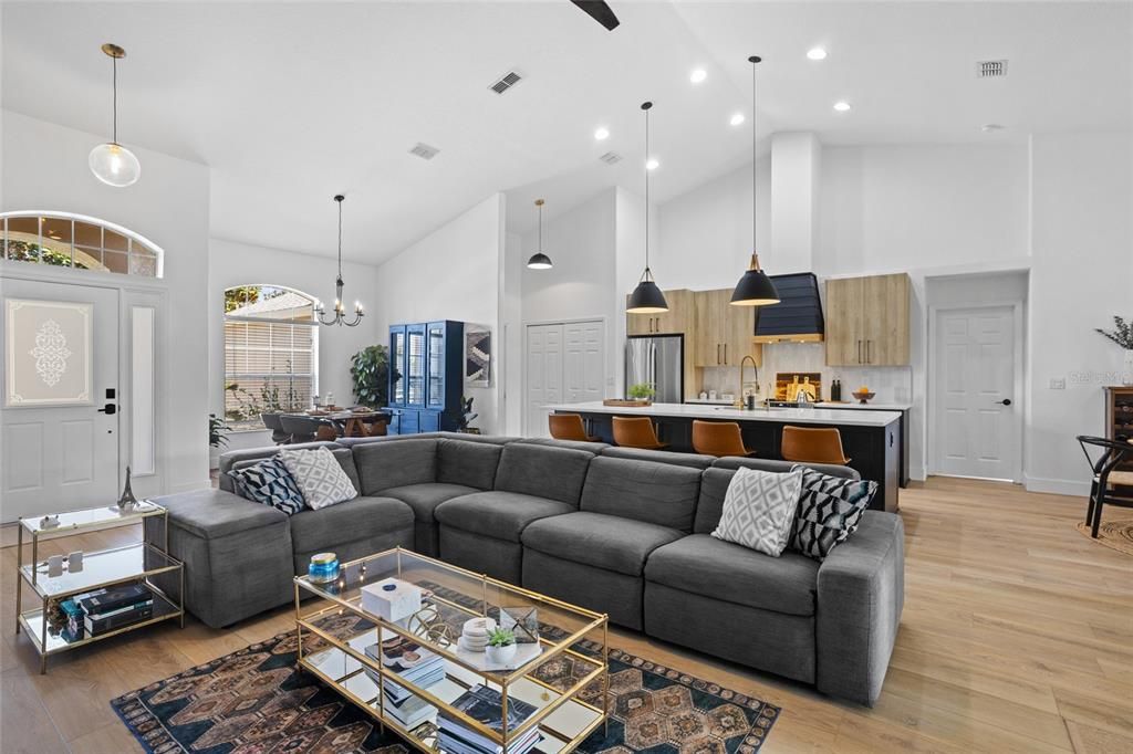 Active With Contract: $499,000 (3 beds, 2 baths, 1960 Square Feet)