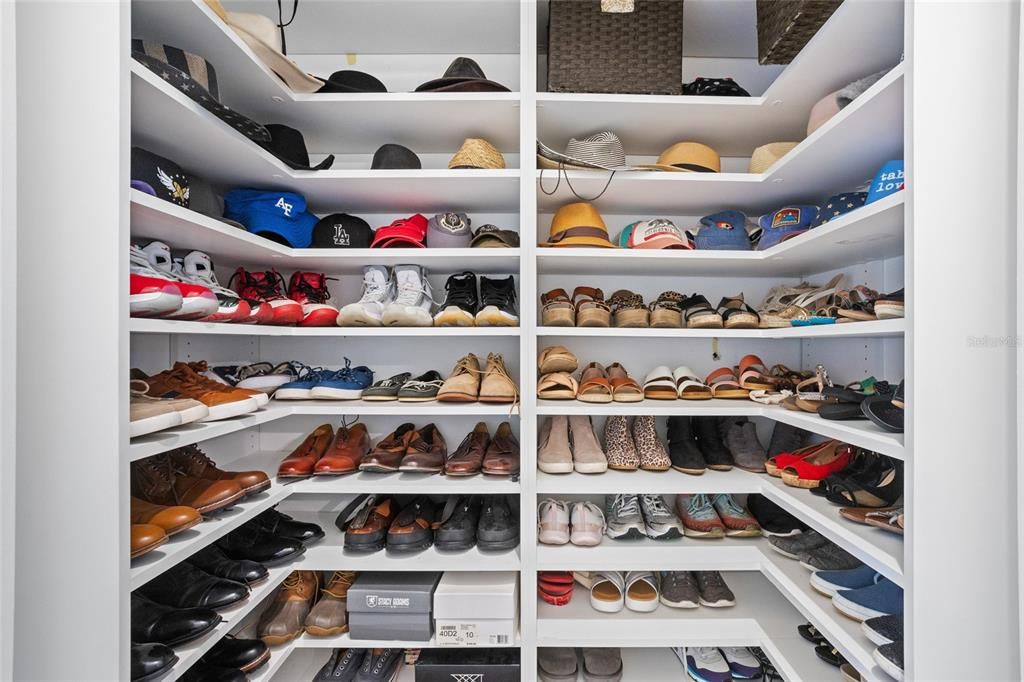 Active With Contract: $499,000 (3 beds, 2 baths, 1960 Square Feet)