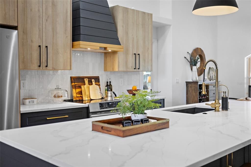 Active With Contract: $499,000 (3 beds, 2 baths, 1960 Square Feet)