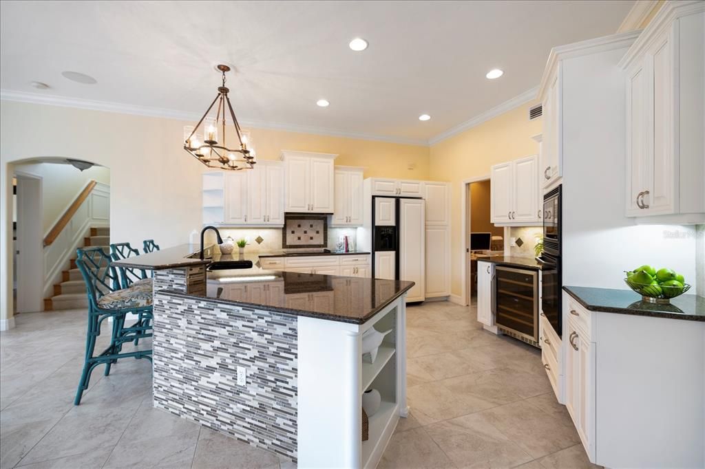 На продажу: $1,075,000 (4 спален, 3 ванн, 3737 Квадратных фут)