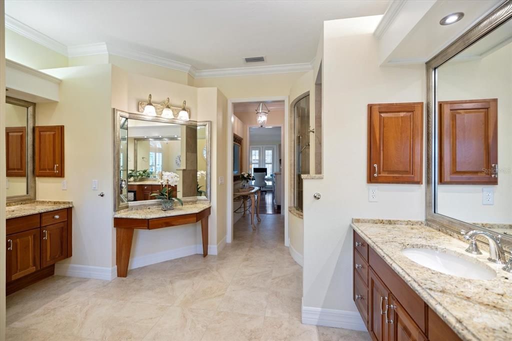 На продажу: $1,075,000 (4 спален, 3 ванн, 3737 Квадратных фут)