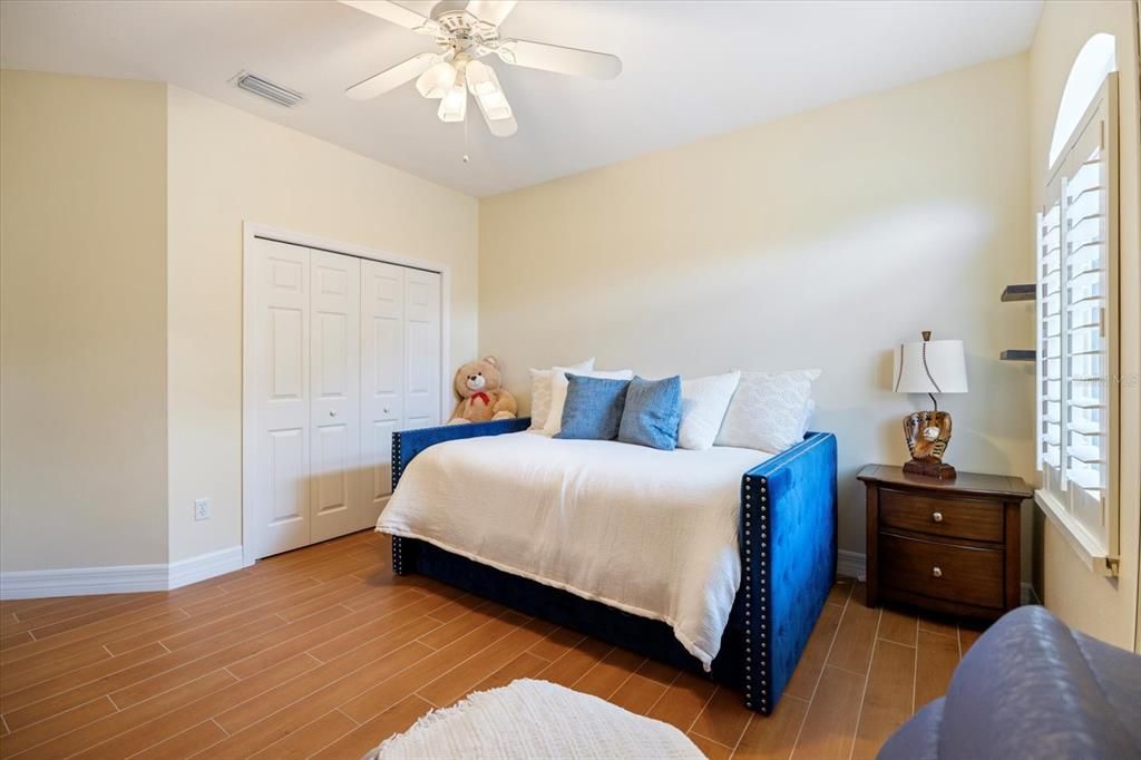 На продажу: $1,075,000 (4 спален, 3 ванн, 3737 Квадратных фут)