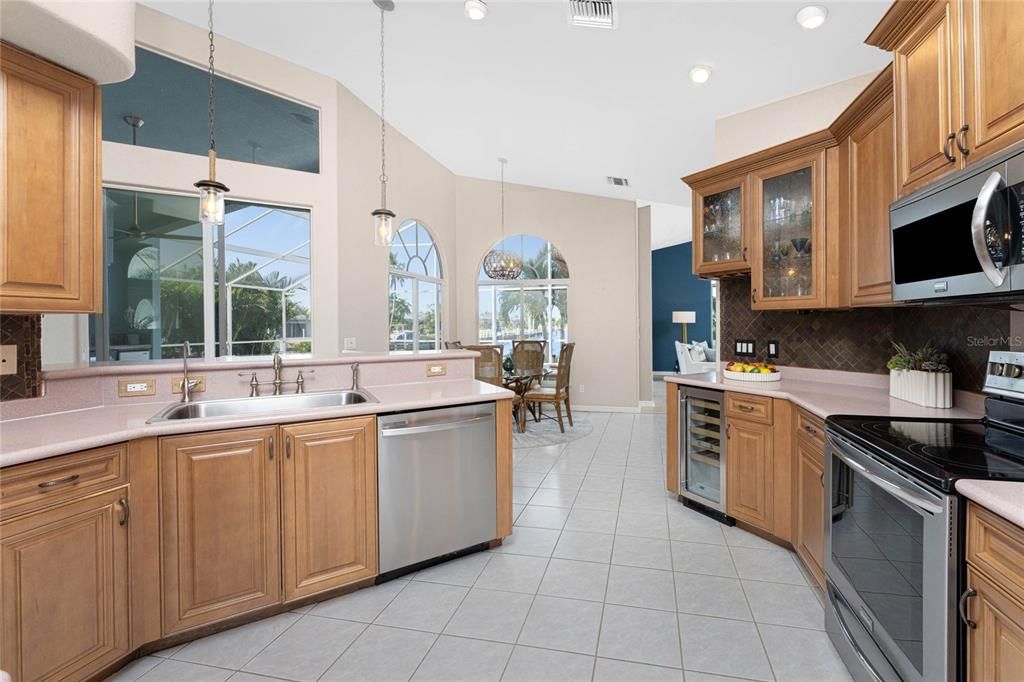 En Venta: $789,000 (3 camas, 3 baños, 2367 Pies cuadrados)