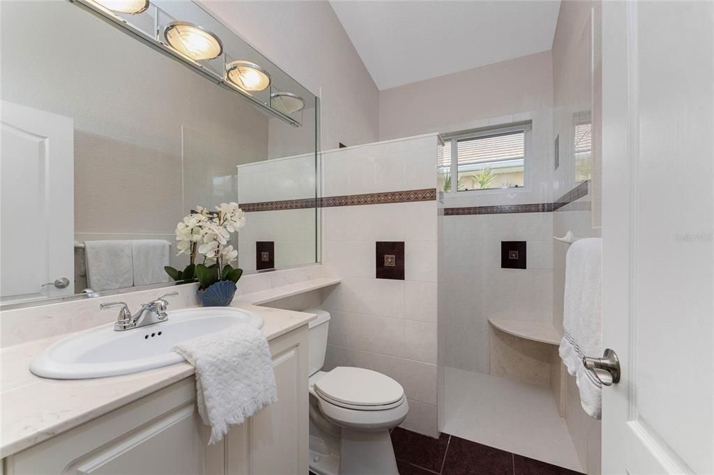 En Venta: $789,000 (3 camas, 3 baños, 2367 Pies cuadrados)