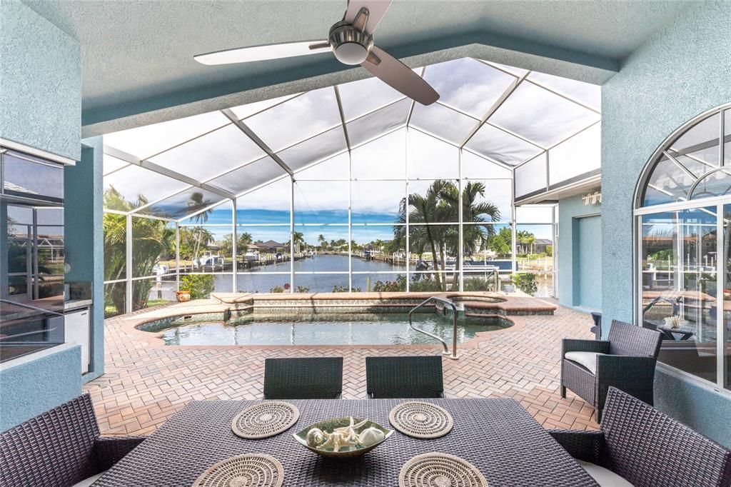 En Venta: $789,000 (3 camas, 3 baños, 2367 Pies cuadrados)