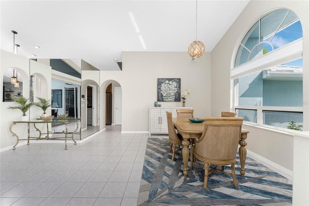 En Venta: $789,000 (3 camas, 3 baños, 2367 Pies cuadrados)