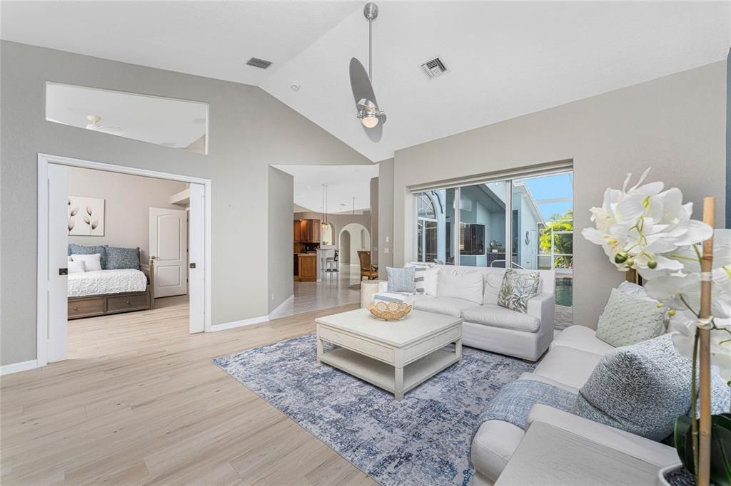 En Venta: $789,000 (3 camas, 3 baños, 2367 Pies cuadrados)