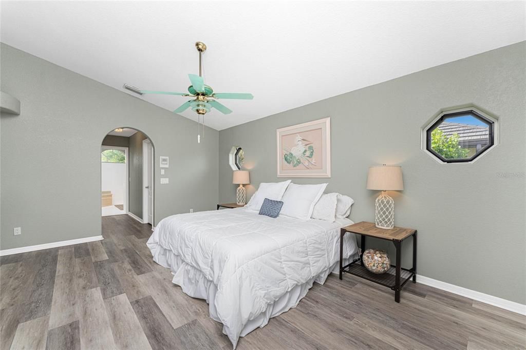 En Venta: $789,000 (3 camas, 3 baños, 2367 Pies cuadrados)