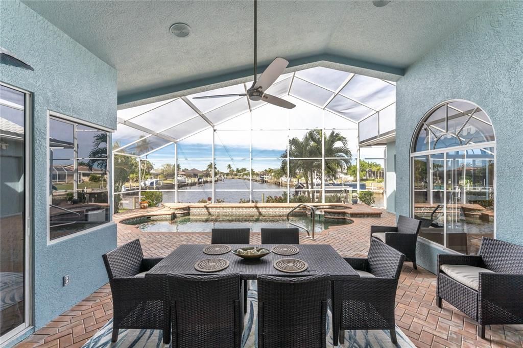 En Venta: $789,000 (3 camas, 3 baños, 2367 Pies cuadrados)