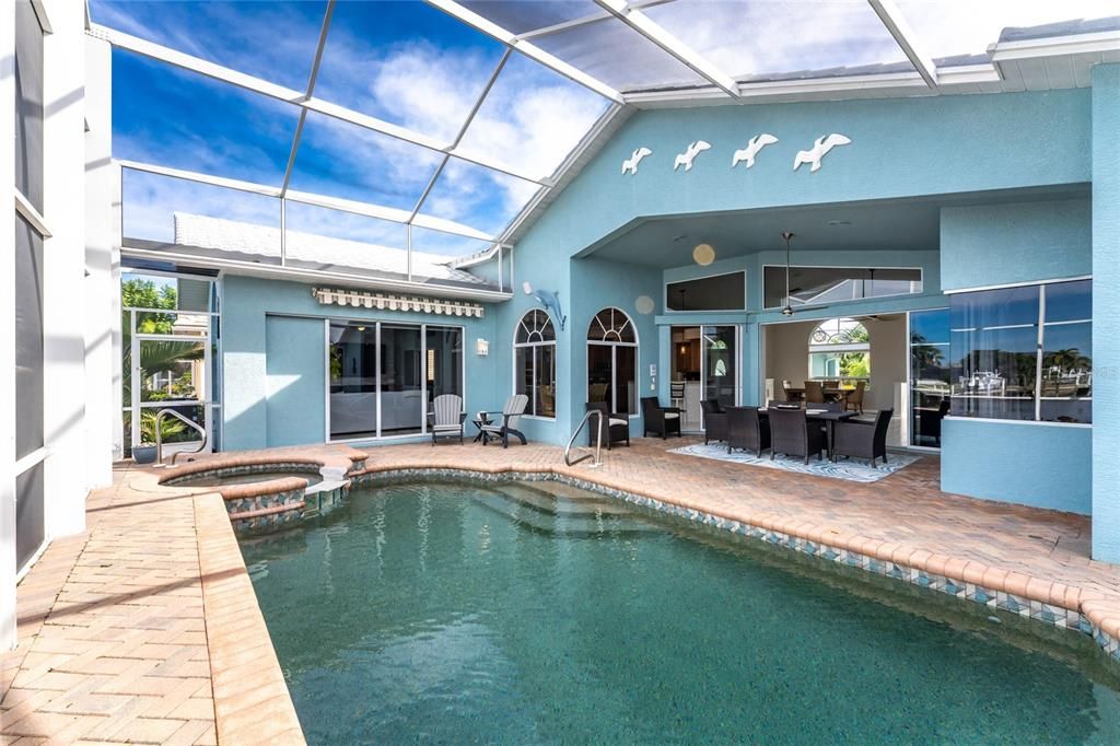 En Venta: $789,000 (3 camas, 3 baños, 2367 Pies cuadrados)