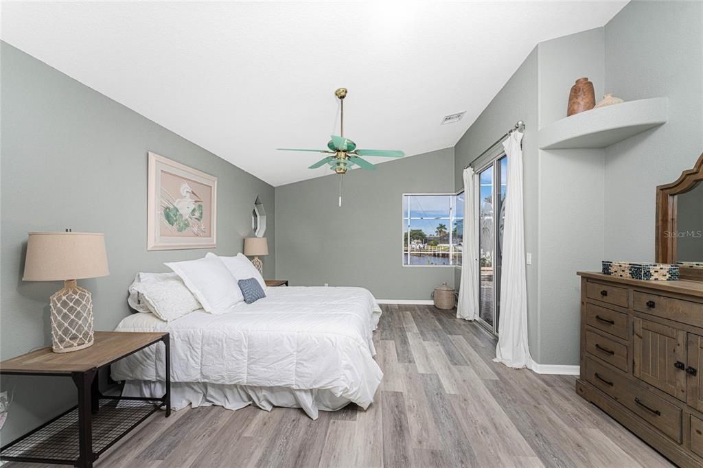 En Venta: $789,000 (3 camas, 3 baños, 2367 Pies cuadrados)