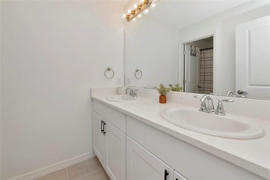 For Sale: $415,000 (4 beds, 2 baths, 2320 Square Feet)