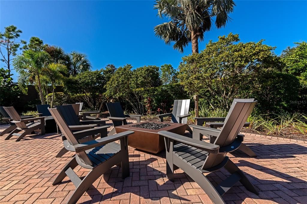 For Sale: $415,000 (4 beds, 2 baths, 2320 Square Feet)