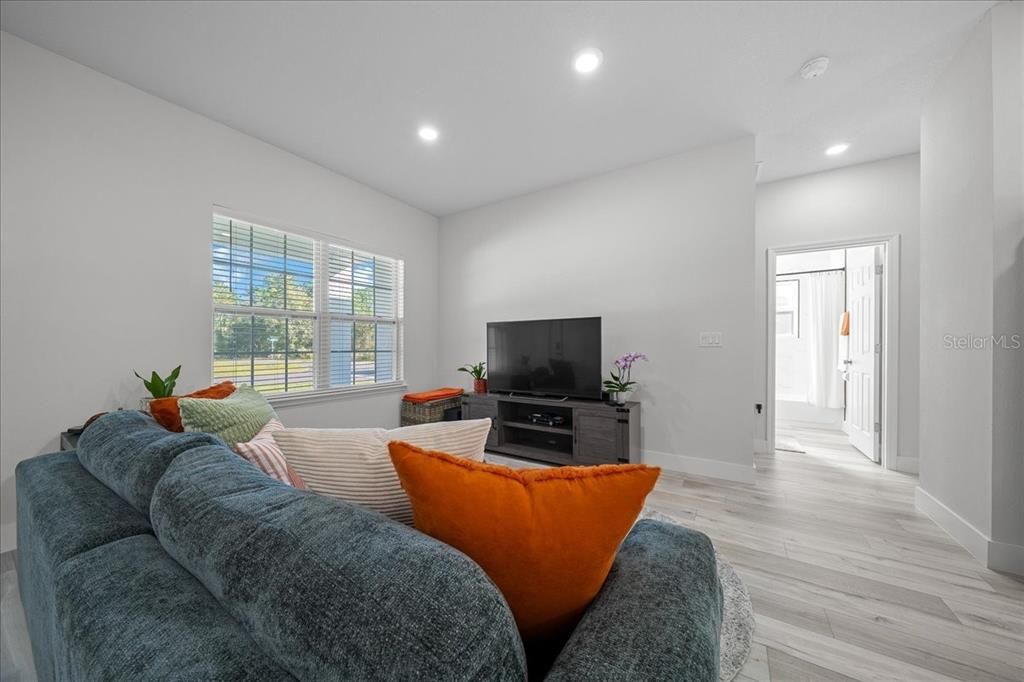 Activo con contrato: $297,000 (3 camas, 2 baños, 1529 Pies cuadrados)