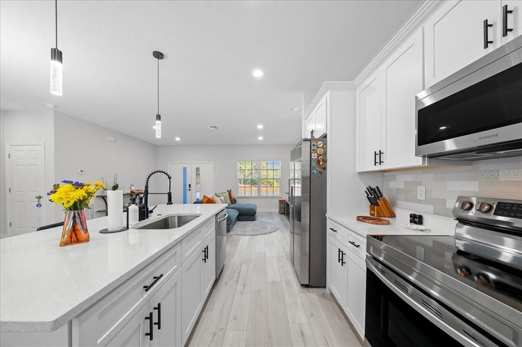 Activo con contrato: $297,000 (3 camas, 2 baños, 1529 Pies cuadrados)