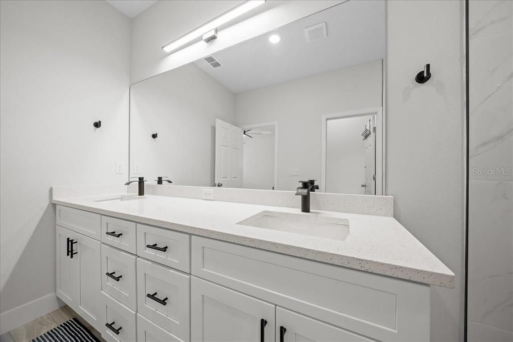 Activo con contrato: $297,000 (3 camas, 2 baños, 1529 Pies cuadrados)