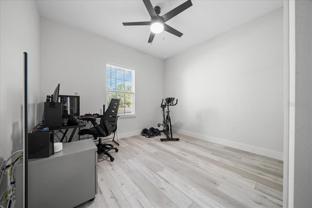 Activo con contrato: $297,000 (3 camas, 2 baños, 1529 Pies cuadrados)