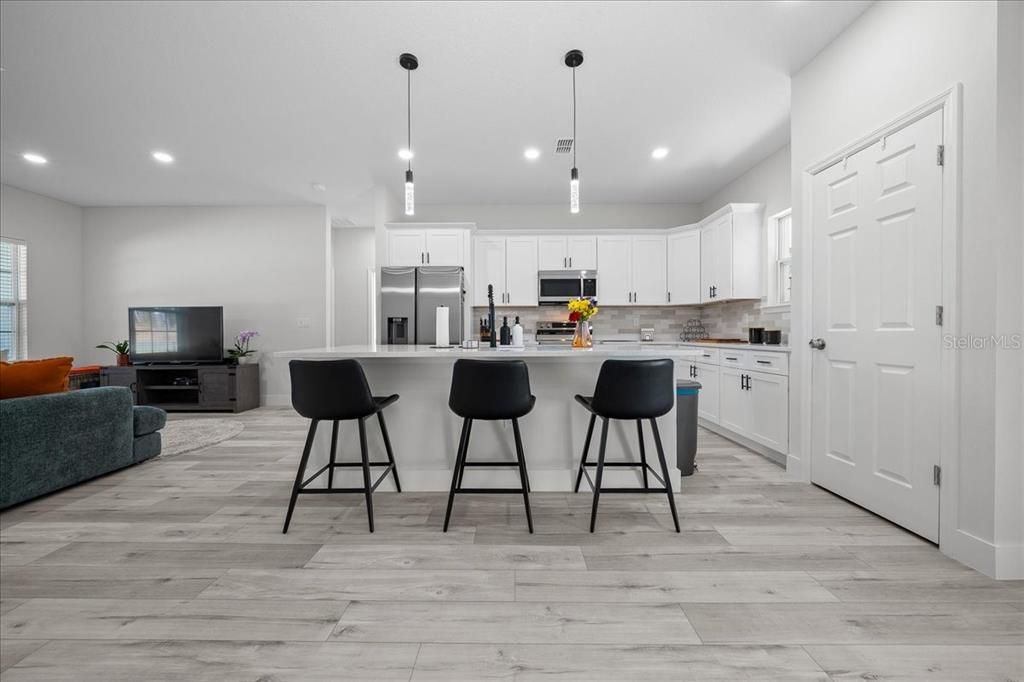 Activo con contrato: $297,000 (3 camas, 2 baños, 1529 Pies cuadrados)