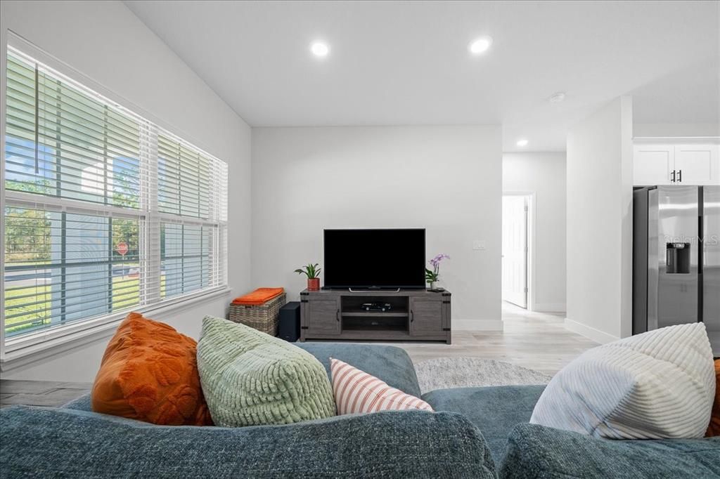 Activo con contrato: $297,000 (3 camas, 2 baños, 1529 Pies cuadrados)