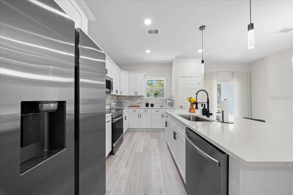 Activo con contrato: $297,000 (3 camas, 2 baños, 1529 Pies cuadrados)