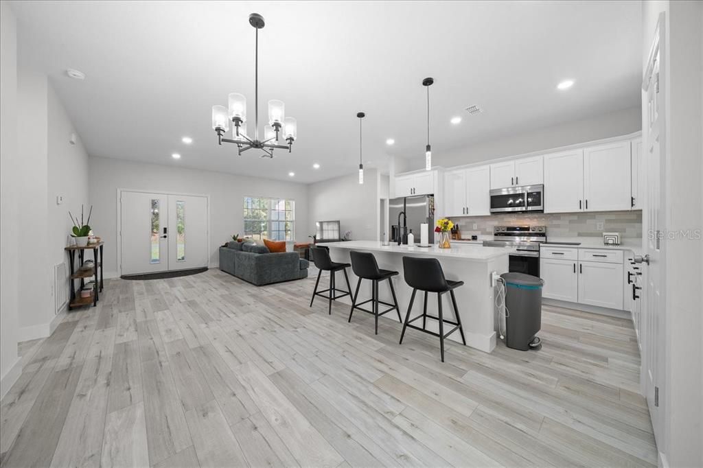 Activo con contrato: $297,000 (3 camas, 2 baños, 1529 Pies cuadrados)