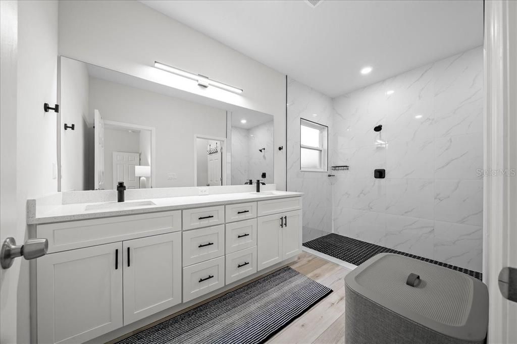 Activo con contrato: $297,000 (3 camas, 2 baños, 1529 Pies cuadrados)