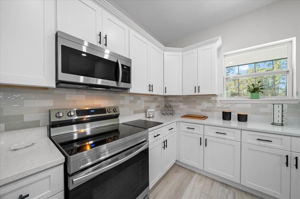 Activo con contrato: $297,000 (3 camas, 2 baños, 1529 Pies cuadrados)