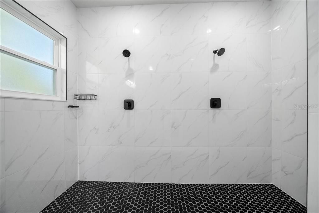 Activo con contrato: $297,000 (3 camas, 2 baños, 1529 Pies cuadrados)