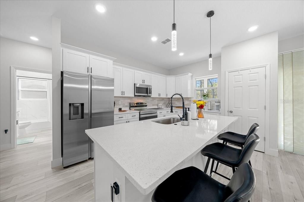 Activo con contrato: $297,000 (3 camas, 2 baños, 1529 Pies cuadrados)