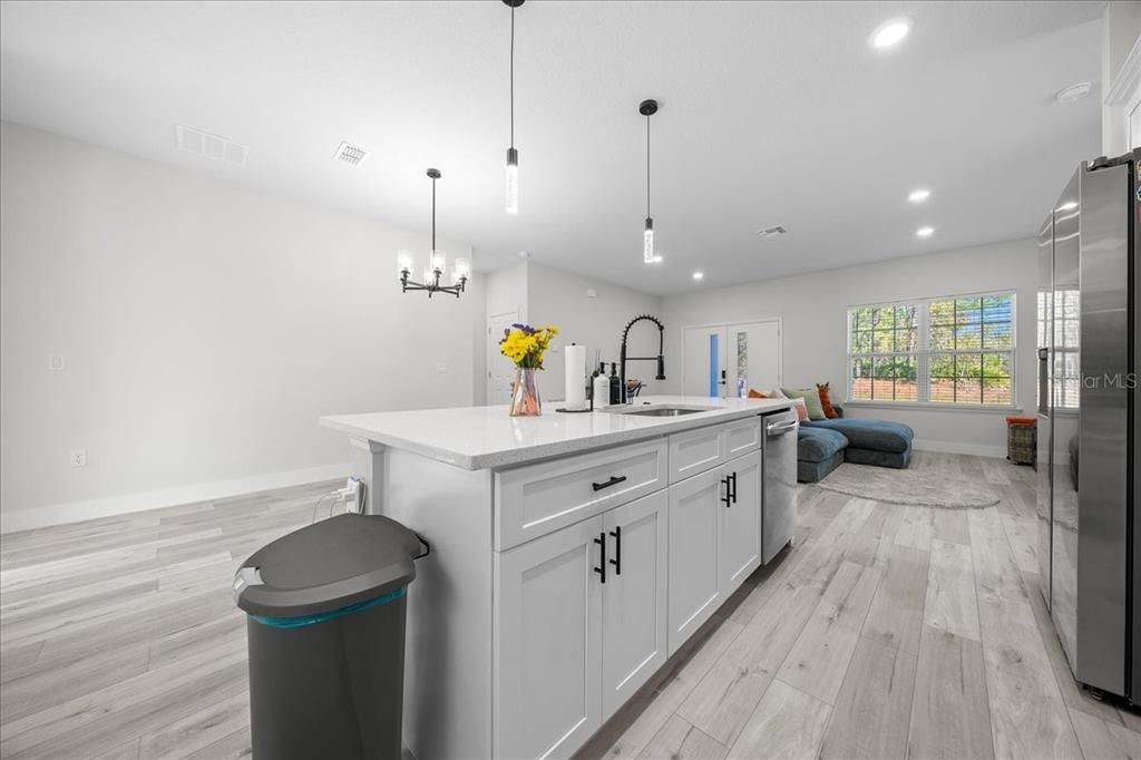 Activo con contrato: $297,000 (3 camas, 2 baños, 1529 Pies cuadrados)